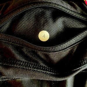 Lululemon deep camo Capri pants